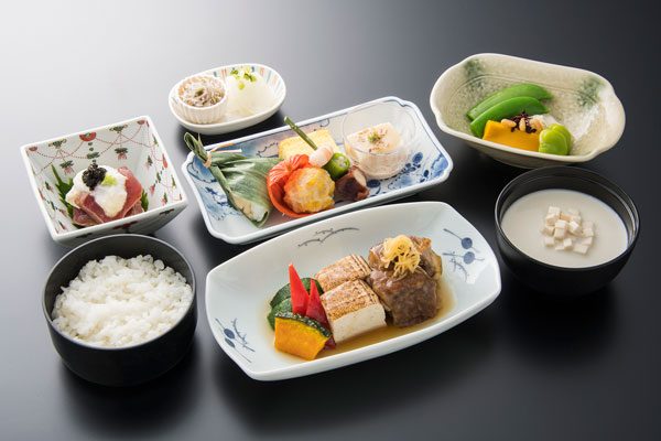 ANA、アジア線ビジネスクラスで「とうふ屋うかい」監修の機内食　6月から8月まで