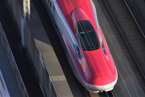 秋田新幹線の東京〜秋田間が片道7,800円　1人で2席利用可能