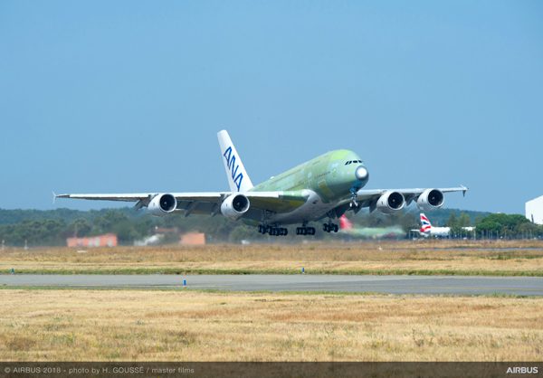 ANA、エアバスA380型機を初飛行　トゥールーズからハンブルクへ