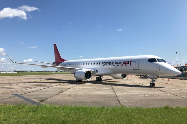 三菱航空機、「Mitsubishi SpaceJet」3号機がル・ブルジェ空港に到着　パリ・エアショーで展示