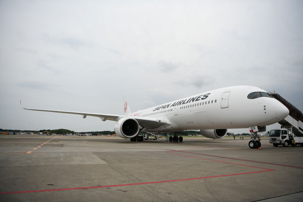 JALの最新鋭機エアバスA350型機、実際に乗ってわかった実力　”移動が楽しくなるシート”を実感