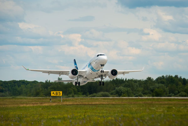 エジプト航空（エアバスA220-300型機）