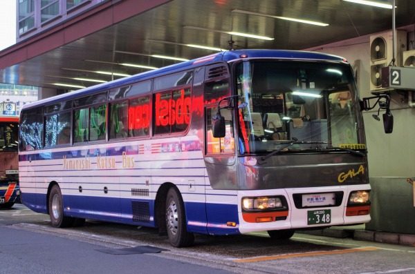 中央高速バス各社、15日も引き続き全路線で運休　山梨交通は甲府発新宿行臨時高速乗合バスを運行