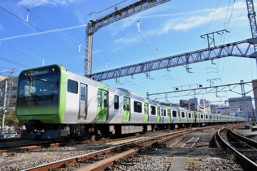 乗客のツイートが車内モニターに　「ちょっとだけ未来の山手線」、3日から運行