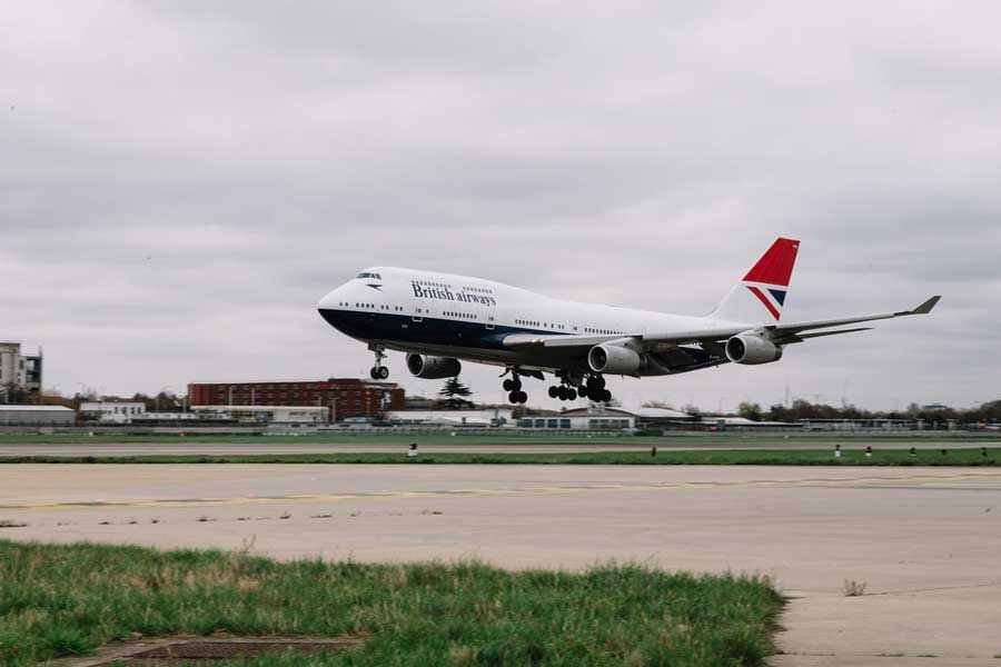 ブリティッシュ・エアウェイズ、復刻塗装のボーイング747型機をコッツウォルズで保存　機内は改修