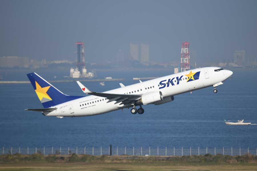 スカイマーク（ボーイング737-800型機、JA737T）