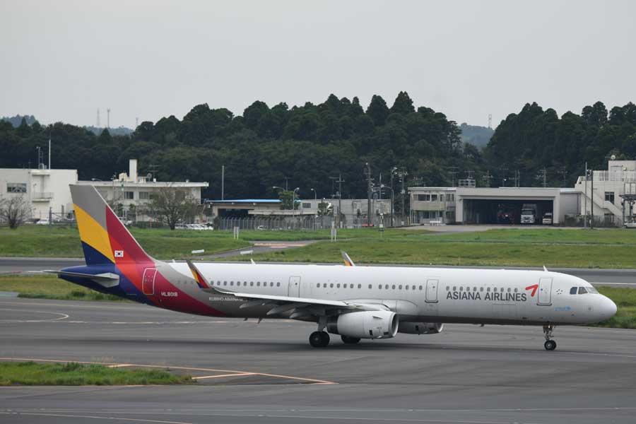 アシアナ航空（エアバスA321型機、HL8018）