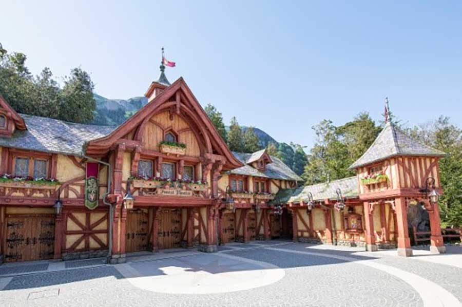 東京ディズニーランドに「ファンタジーランド・フォレストシアター」が4月1日オープン　JALが提供