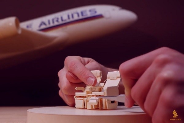 シンガポール航空、エアバスA380型機を紙で完全再現
