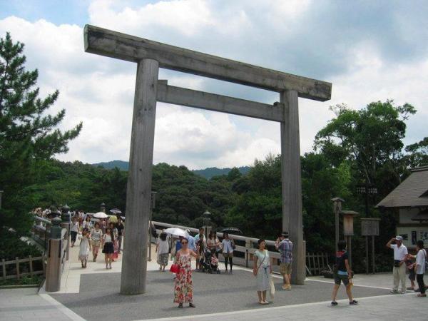 行ってよかった日本の神社仏閣、トップは伊勢神宮　高野山や厳島神社も