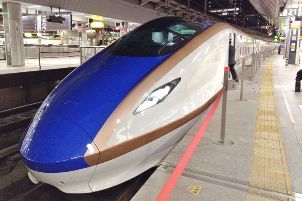 東北・北陸新幹線直通列車が初運転、仙台から金沢まで乗り換えナシ