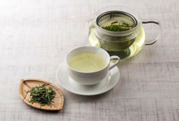 ソラシドエア、7月から9月は機内で「釜炒りレモングラスっ茶」を提供
