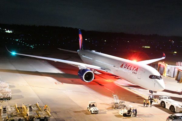 デルタ航空、日本発着シアトル直行便の往復利用でダブルマイル　提携カード利用で