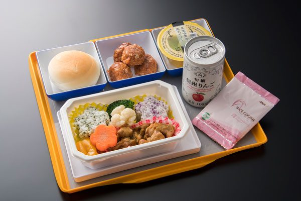 ANA、子供向け7品目アレルゲン対応機内食を提供　国内航空会社初