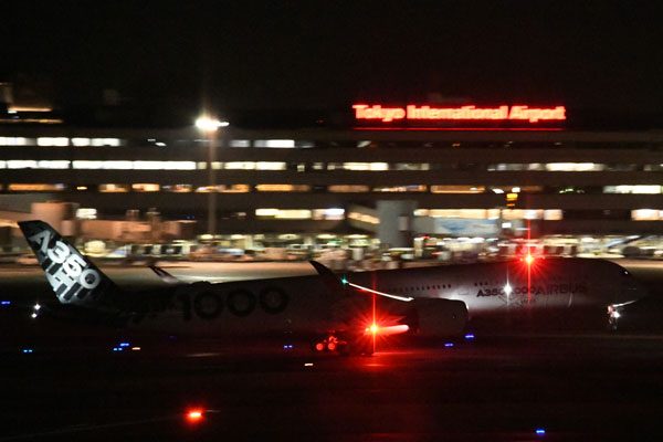 エアバスA350-1000型機、マニラに向けて羽田空港を出発
