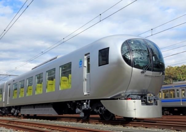 西武鉄道、「Laview」を新宿線で初運行　10連休に本川越～飯能間で運転