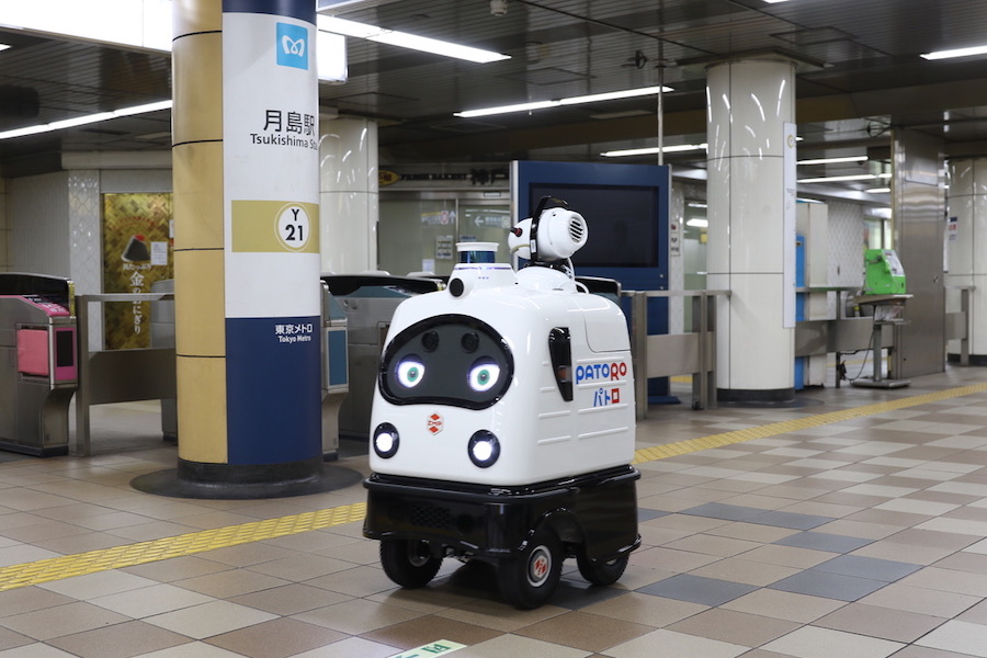 無人ロボットで駅構内を消毒　東京メトロ月島駅で実証実験