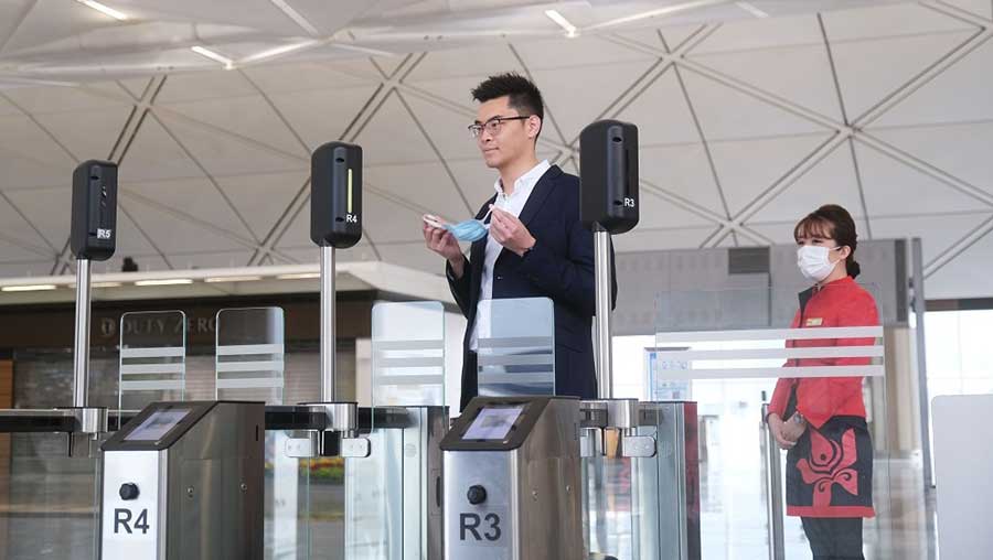 香港航空、香港国際空港で非接触型の搭乗方式「e-Boarding Gate」に対応
