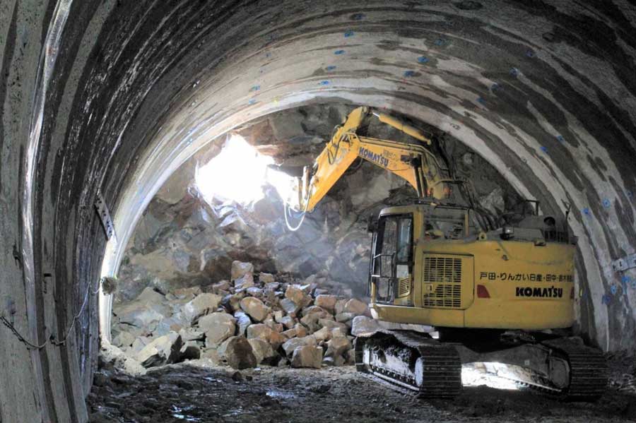 北海道新幹線延伸部の2本のトンネルが貫通　残り15本